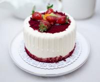 Yaş Pasta Çikolatalı & Çilekli